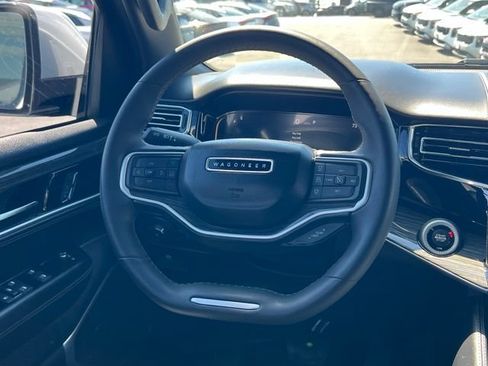 Used 2022 Jeep Wagoneer Series II AWD/4WD image 12