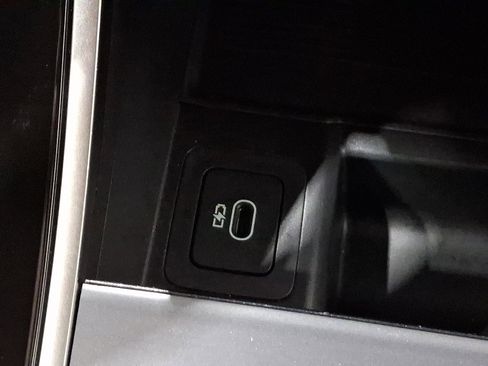 Certified 2026 Land Rover Range Rover Velar S image 25