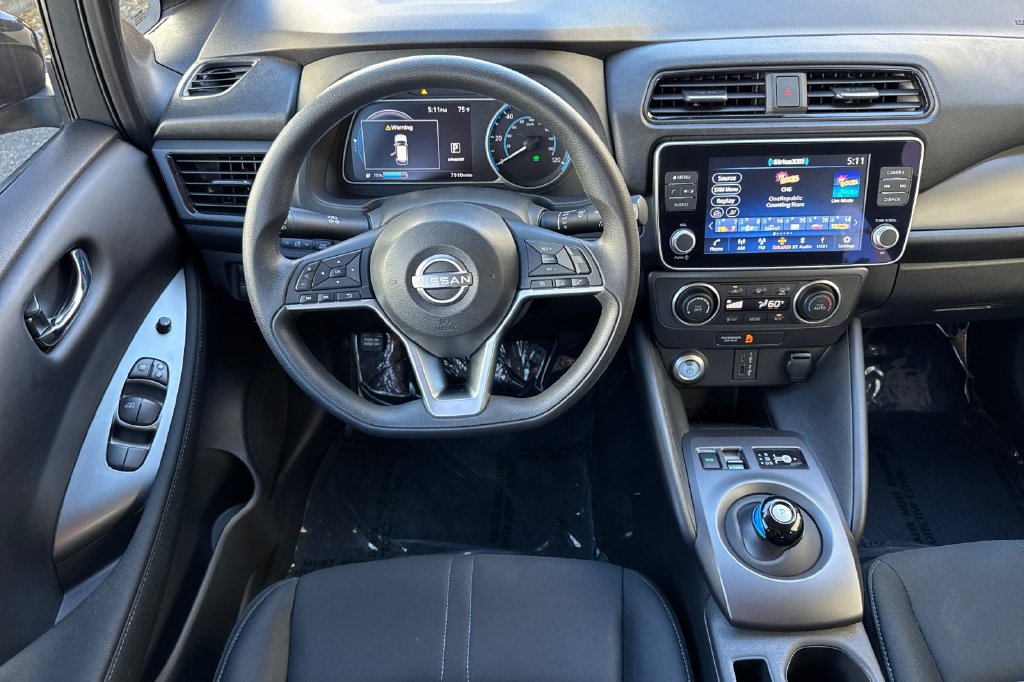 Used 2025 Nissan Leaf S FWD image 13