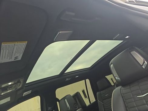 Certified 2023 Cadillac Escalade ESV Sport Platinum image 31