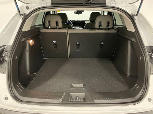 Used 2025 Chevrolet Trax ACTIV w/ Sunroof Package image 5