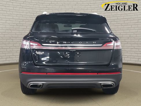 Used 2022 Lincoln Nautilus Reserve AWD/4WD image 6