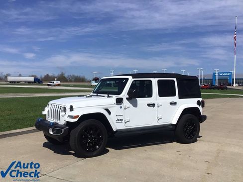 Used 2022 Jeep Wrangler Unlimited Sahara 4xe w/ Cold Weather Group image 3