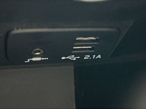 Used 2019 Subaru Crosstrek 2.0i Limited w/ Moonroof Package w/Navigation AWD/4WD image 18