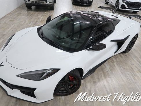 Used 2026 Chevrolet Corvette Z06 RWD image 5