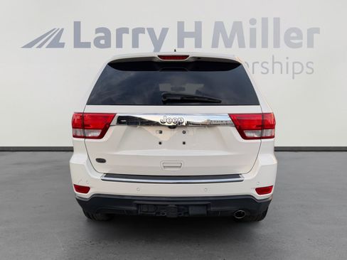 Used 2012 Jeep Grand Cherokee Overland w/ Trailer Tow Group RWD image 4