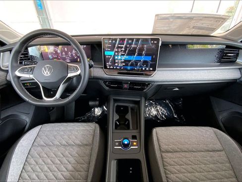 New 2026 Volkswagen Tiguan S FWD image 5