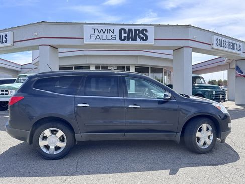 Used 2011 Chevrolet Traverse LT w/ Personal Connectivity Package AWD/4WD image 9