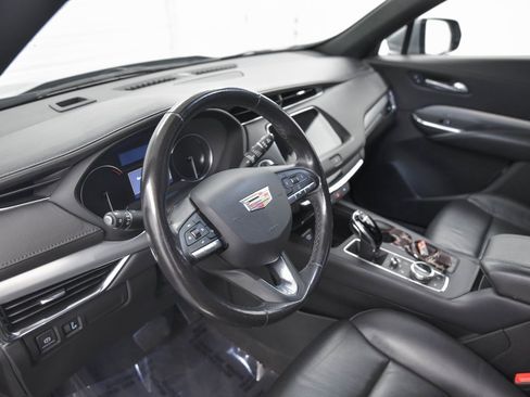 Used 2023 Cadillac XT4 Premium Luxury image 16