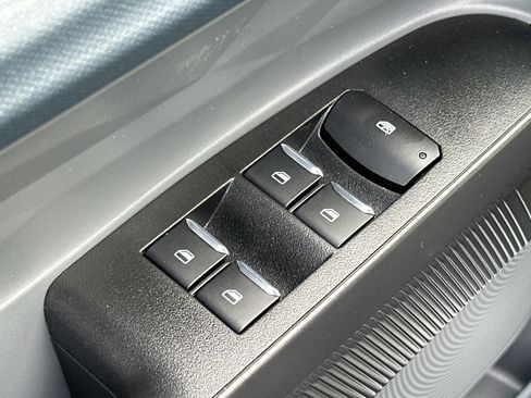 New 2025 Ford Maverick XL image 19