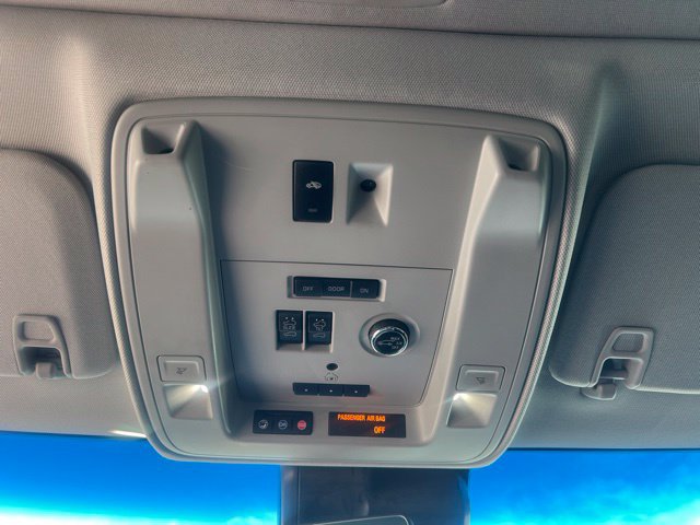 Used 2019 Cadillac Escalade Luxury AWD/4WD image 35