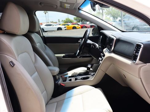 Used 2020 Kia Sportage EX FWD image 35