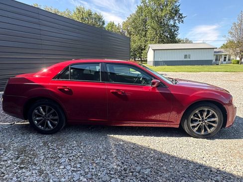 Used 2014 Chrysler 300 S w/ Luxury Group AWD/4WD image 4