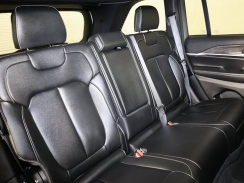 Used 2024 Jeep Grand Cherokee Limited w/ Trailer Tow Package image 42