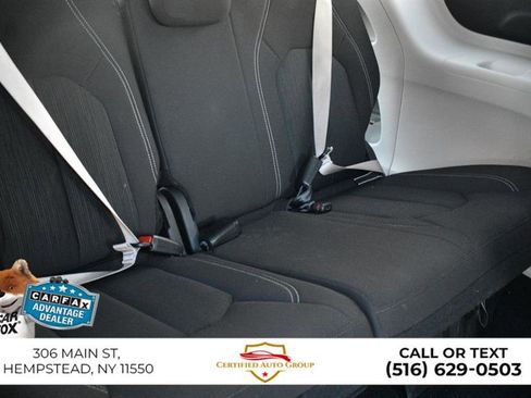 Used 2024 Chrysler Voyager LX image 31