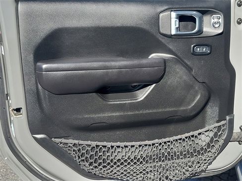 Used 2021 Jeep Gladiator Sport image 18
