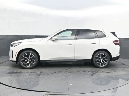 Used 2025 BMW X3 xDrive30i w/ Premium Package image 2