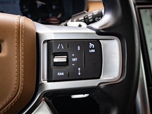 Used 2023 Land Rover Discovery S R-Dynamic image 31