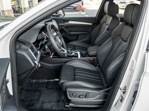 Certified 2025 Audi Q5 2.0T Premium Plus w/ Premium Plus Package AWD/4WD image 13