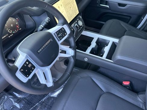 New 2026 Land Rover Defender 130 X-Dynamic SE AWD/4WD image 13