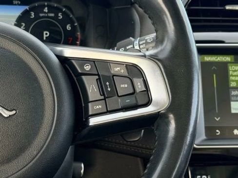 Used 2019 Jaguar F-PACE Prestige image 30