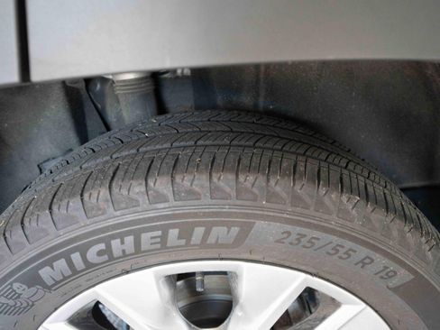 Used 2023 Toyota RAV4 XLE Premium AWD/4WD image 31