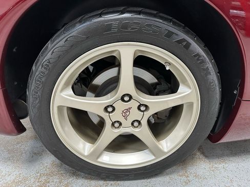 Used 2003 Chevrolet Corvette Convertible w/ Preferred Equipment Group1 RWD image 19