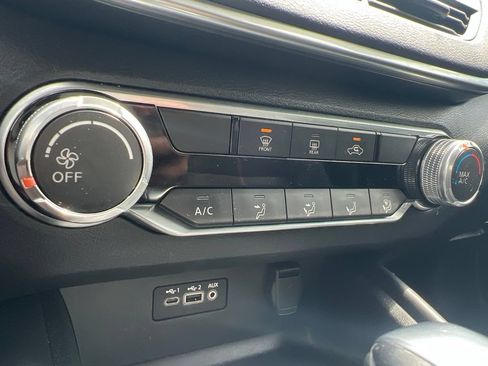 Used 2019 Nissan Altima 2.5 SR FWD image 11