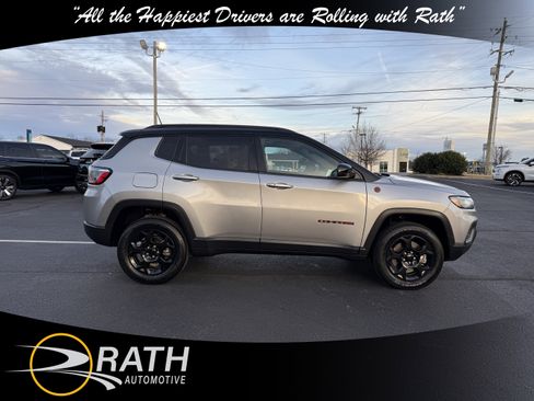 Used 2023 Jeep Compass Trailhawk image 10