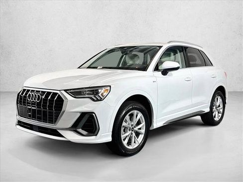 Used 2025 Audi Q3 2.0T Premium AWD/4WD image 2