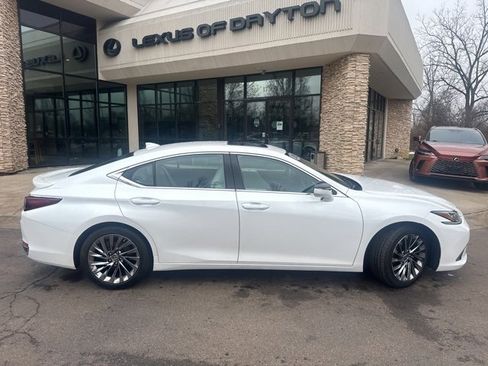 Certified 2025 Lexus ES 300h w/ Accessory Package (Z2) image 2