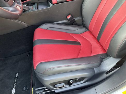 Used 2024 Lexus ES 300h F Sport image 16