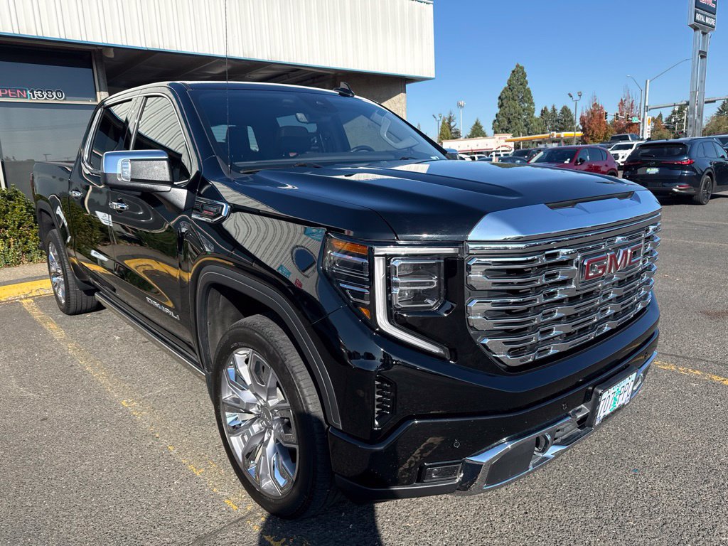 Used 2023 GMC Sierra 1500 Denali w/ Denali Reserve Package AWD/4WD image 1