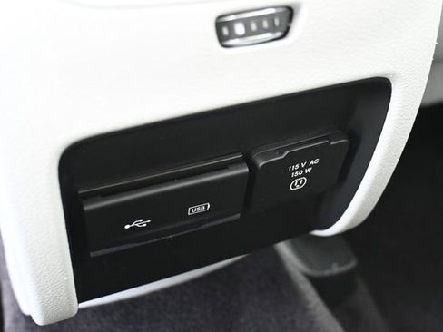 Used 2019 Jeep Cherokee Limited AWD/4WD image 25