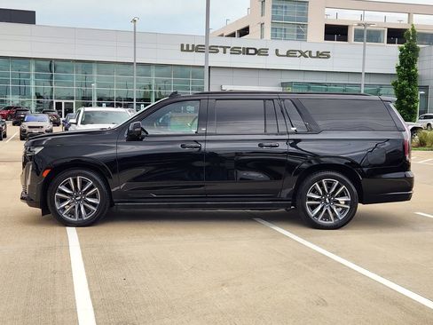 Used 2023 Cadillac Escalade ESV Sport w/ Touring Package RWD image 4