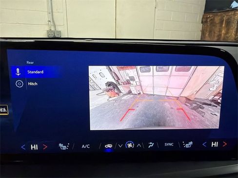 Certified 2025 Chevrolet Traverse LT image 16