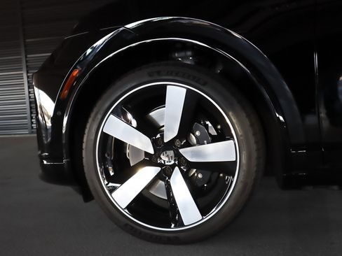 New 2025 Porsche Macan Turbo Electric image 14