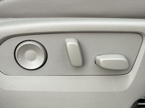 New 2026 GMC Sierra 3500 SLT w/ SLT Premium Package image 18