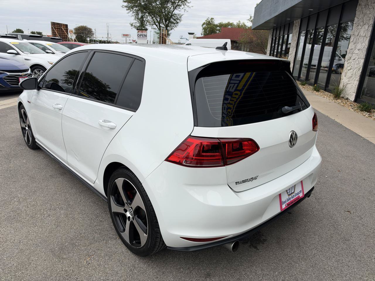 Used 2015 Volkswagen GTI SE w/ Lighting Package (SEL) FWD image 5
