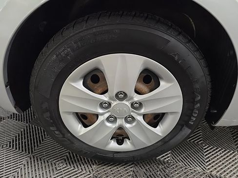 Used 2017 Kia Forte LX FWD image 16