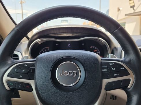 Used 2015 Jeep Grand Cherokee Limited w/ Trailer Tow Group IV image 17