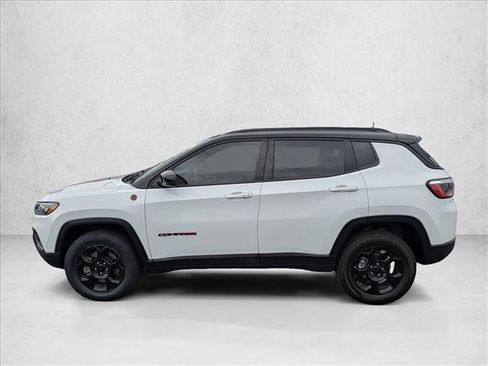 Used 2024 Jeep Compass Trailhawk AWD/4WD image 9