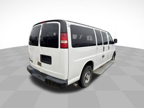 Used 2011 Chevrolet Express 2500 LS image 6