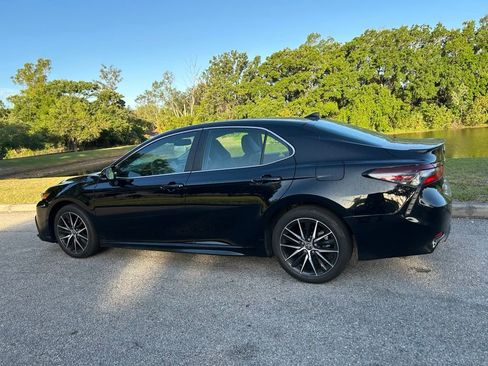 Used 2024 Toyota Camry SE w/ Convenience Package FWD image 3