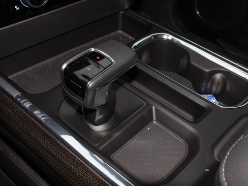 Used 2024 Chevrolet Silverado 1500 LT Trail Boss w/ LT Trail Boss Premium Package image 12