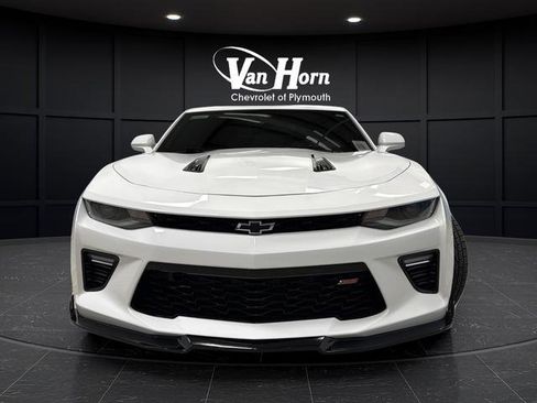 Used 2017 Chevrolet Camaro SS RWD image 2