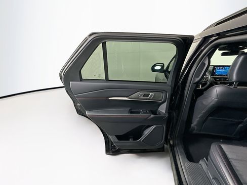 Used 2025 Ford Explorer ST-Line w/ ST-Line Street Pack image 26