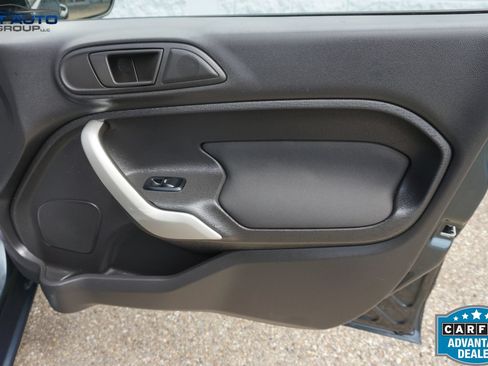 Used 2011 Ford Fiesta SE FWD image 22