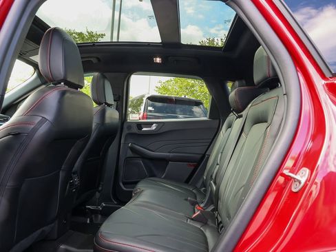 Certified 2025 Ford Escape ST-Line Elite w/ Premium Technology Package AWD/4WD image 34
