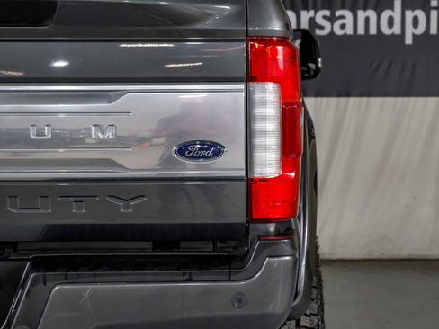 Used 2017 Ford F250 Platinum w/ Platinum Ultimate Package AWD/4WD image 45